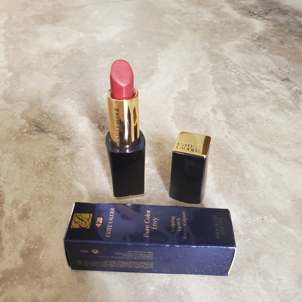 Estee Lauder Pure Color Envy Sculpting Lipstick in "Rebellious Rose"